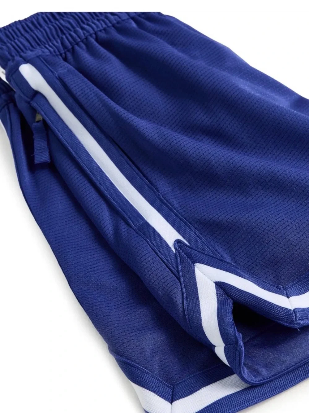 Nike basketball shorts - boys size M- brand new w/tags